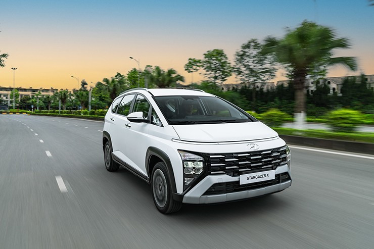 Hyundai Stargazer 2025: Thiết kế hiện đại, nội thất rộng rãi và giá niêm yết từ 489 triệu đồng 5 Hyundai Stargazer X