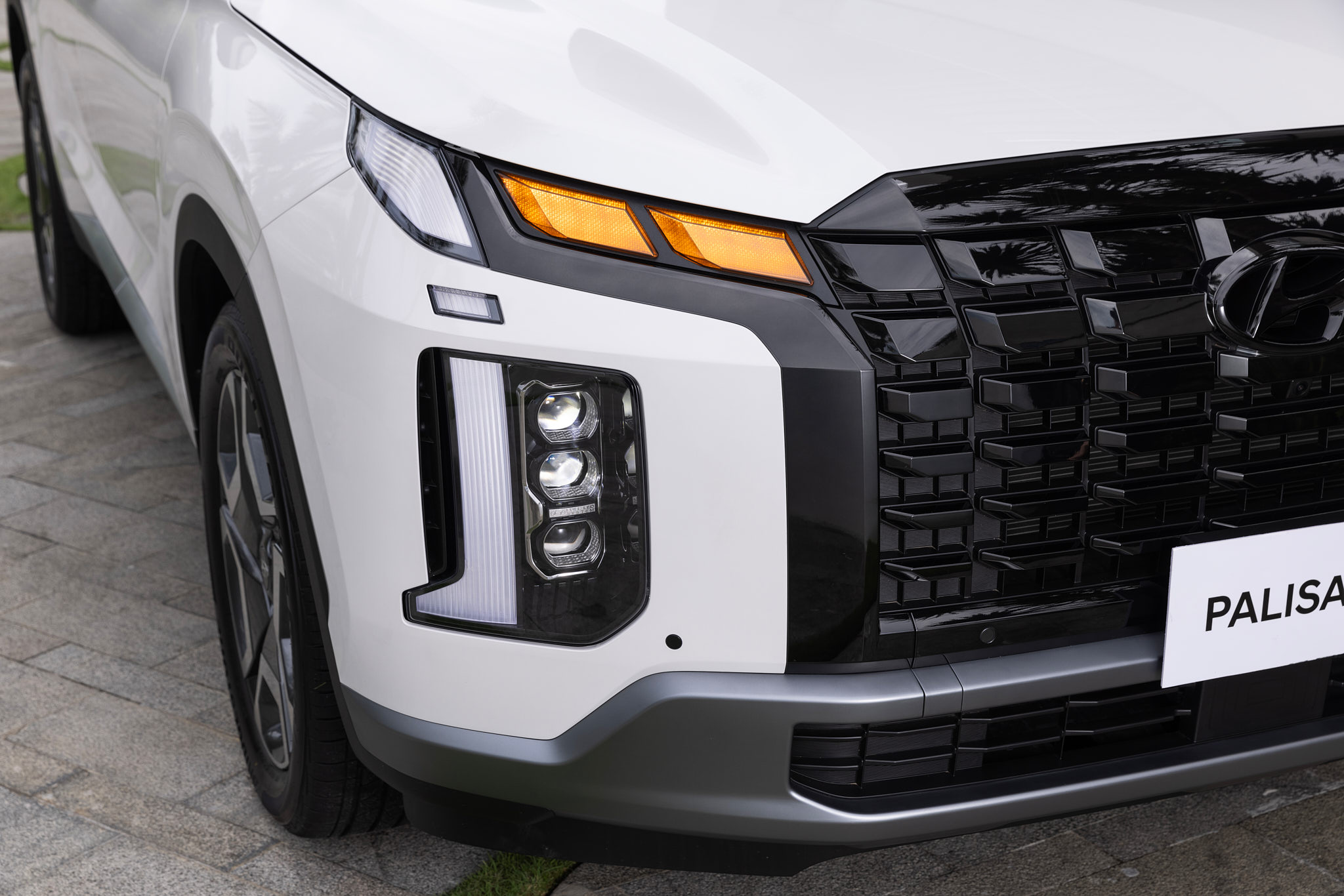 Hyundai Palisade – Lựa chọn SUV hạng E đáng giá tại Việt Nam 10 Đèn trước Hyundai Palisade