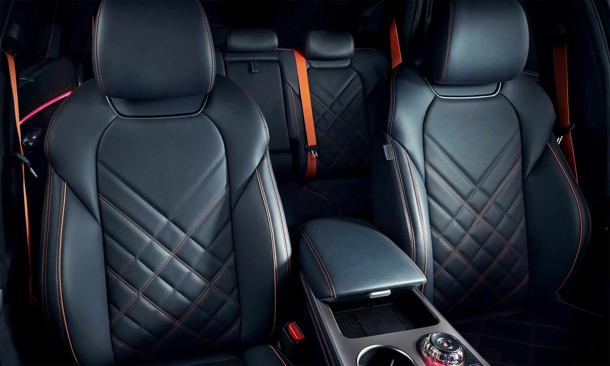 Genesis GV70 2025: Đánh giá chi tiết thiết kế, công nghệ và giá bán mới nhất 4 Ghế da cao cấp