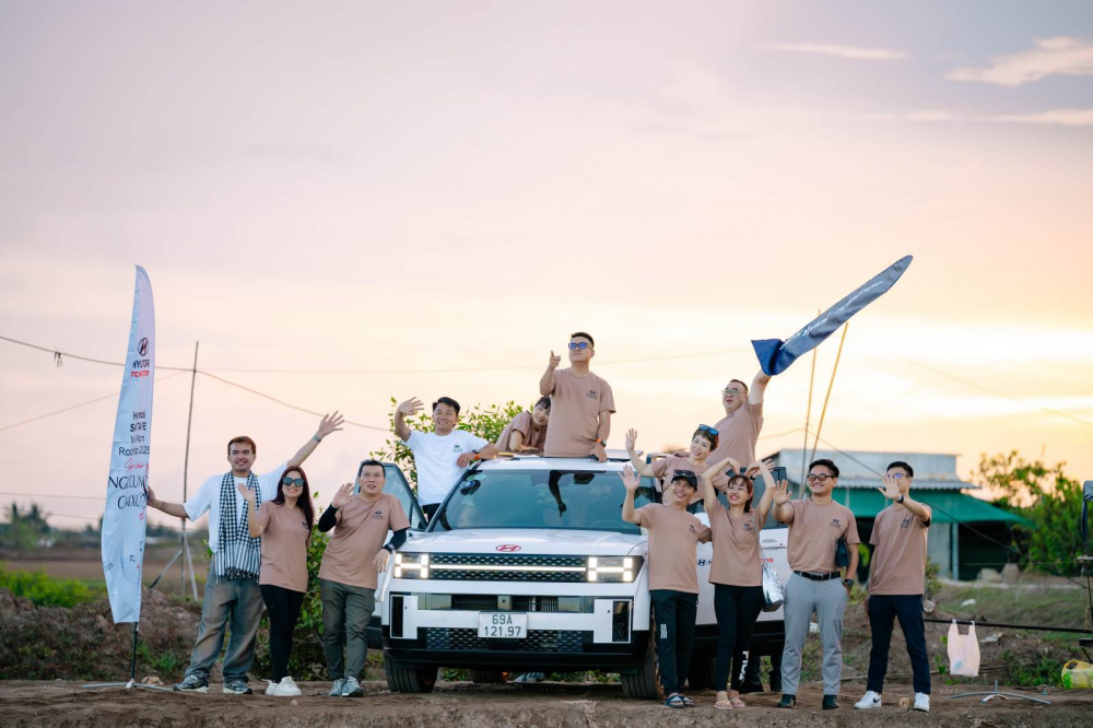 Santa Fe Việt Nam Roadtrip 2025: Đi, để “khai mở” cảm xúc 13 Cả đoàn được hòa mình vào cuộc sống của những diêm dân