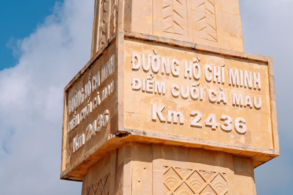  Sau 1 đêm nghỉ ngơi, điểm đến tiếp theo của hành trình lần này là Mũi Cà Mau – điểm cực Nam của Tổ quốc. 