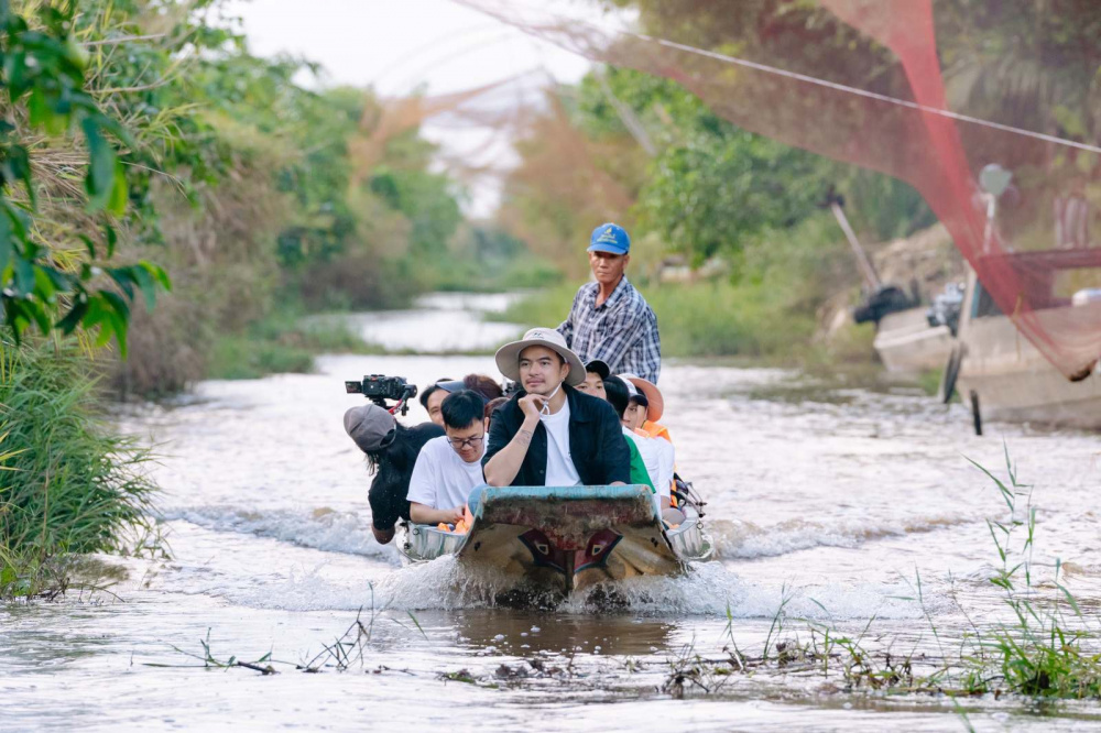 Santa Fe Việt Nam Roadtrip 2025: Đi, để “khai mở” cảm xúc 8 Chúng tôi có dịp đi thuyền xuyên rừng, ngắm từng hàng cây, nghe mùi đất quyện hương tràm