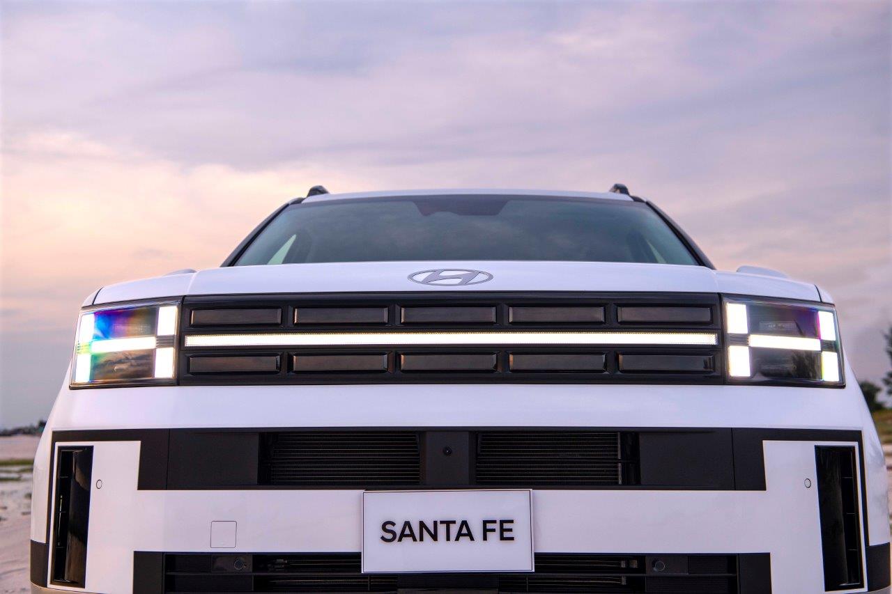 Mặt trước Hyundai Santa Fe