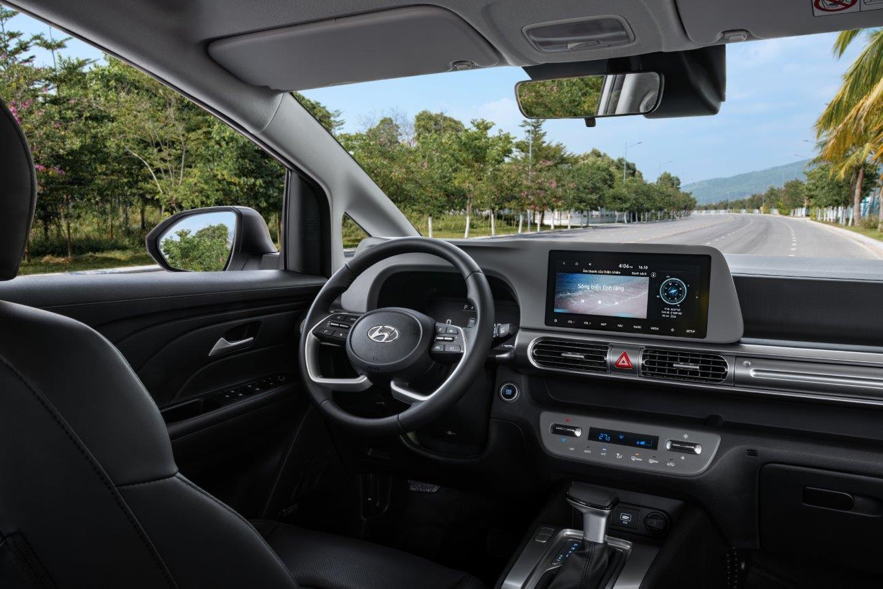 Khoang lái Hyundai Stargazer