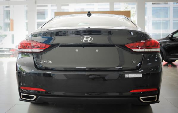 Mặt sau Hyundai Genesis 2025