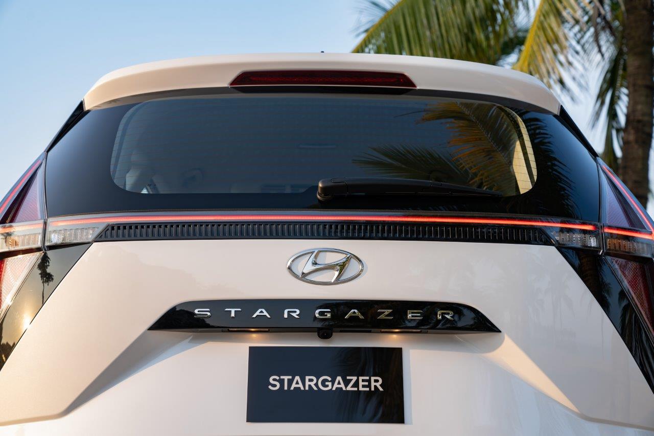 Hyundai Stargazer 2025: MPV Hàn Quốc thách thức vị thế của Mitsubishi Xpander tại Việt Nam 4 Đèn hậu LED xuyên thấu, cụm đèn sau liền khối