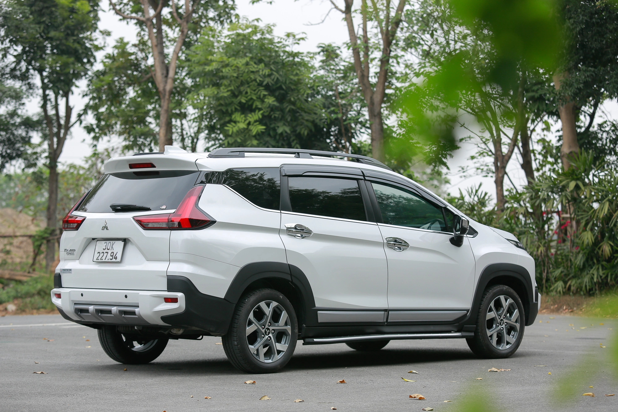 So sánh Hyundai Stargazer và Mitsubishi Xpander: Chọn MPV giá rẻ nào phù hợp với bạn? 7 Mặt sau Mitsubishi Xpander