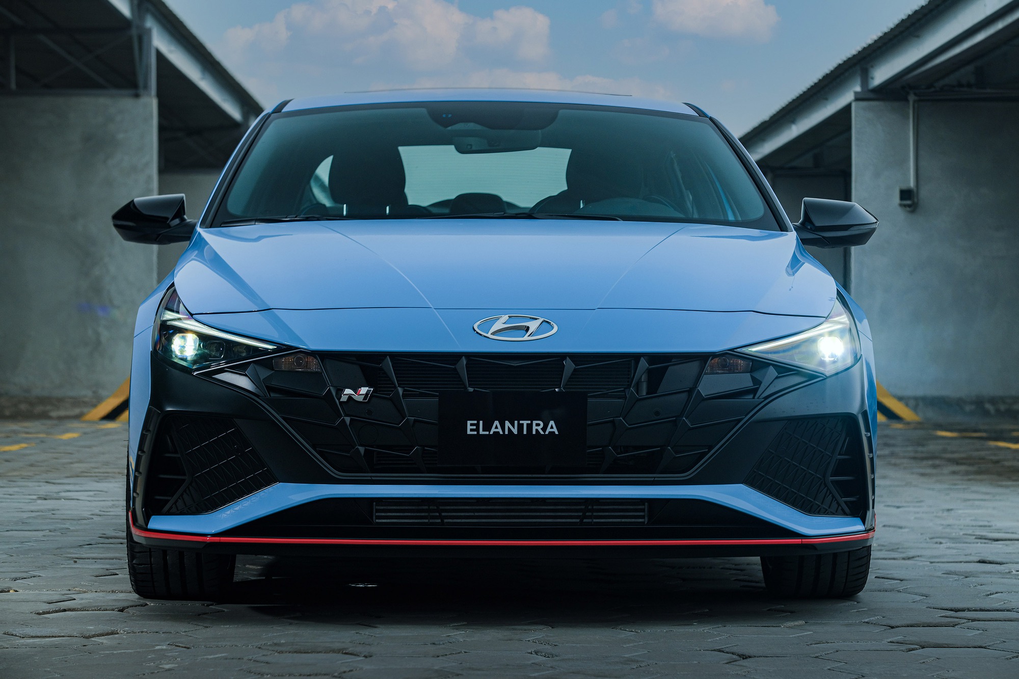 Mặt trước Hyundai Elantra N Line