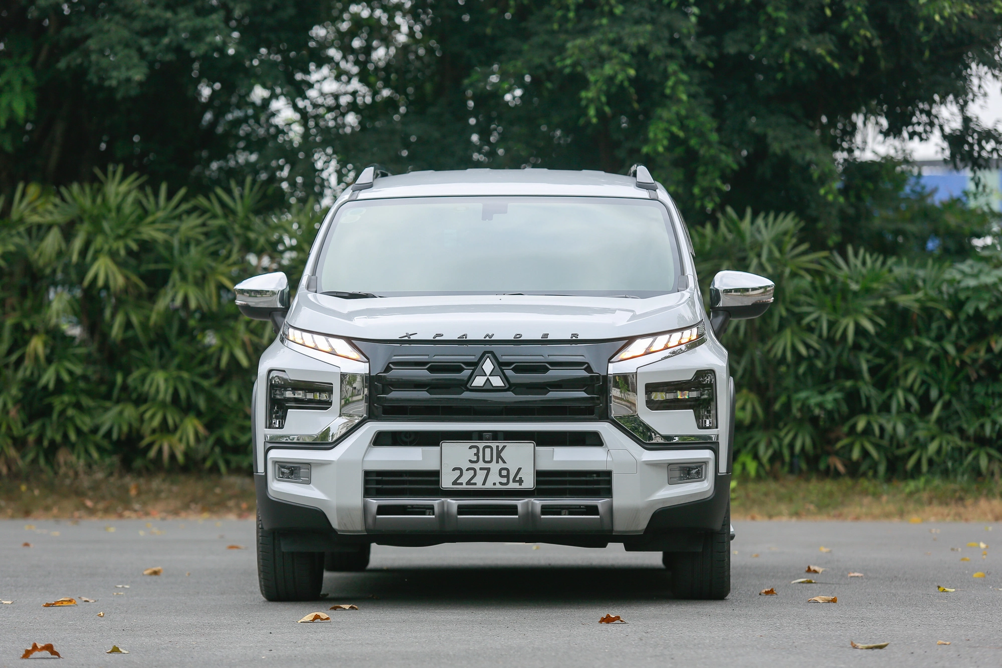 So sánh Hyundai Stargazer và Mitsubishi Xpander: Chọn MPV giá rẻ nào phù hợp với bạn? 5 Mặt trước Mitsubishi Xpander
