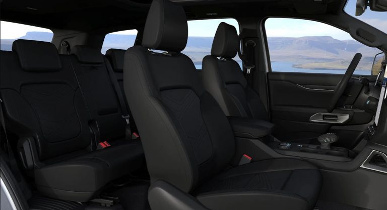 Nội thất Ford Everest Titanium+ 4x4