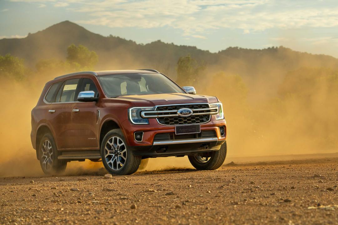 Hyundai Palisade vs Ford Everest: Tiện nghi sang trọng hay sức mạnh vượt địa hình? 5 Ford Evrest sử dụng khung gầm rời, có thể vận hành mạnh mẽ trên địa hình khó.