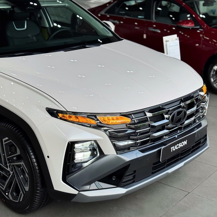 Honda CR-V Hay Hyundai Tucson: Đâu Là Dòng SUV Hạng C Đáng "Xuống Tiền" Nhất Năm 2025? 11 Honda CR V hay Hyundai Tucson dau moi la dong SUV dang xuong tien tucson4 1760804598 32 width740height740